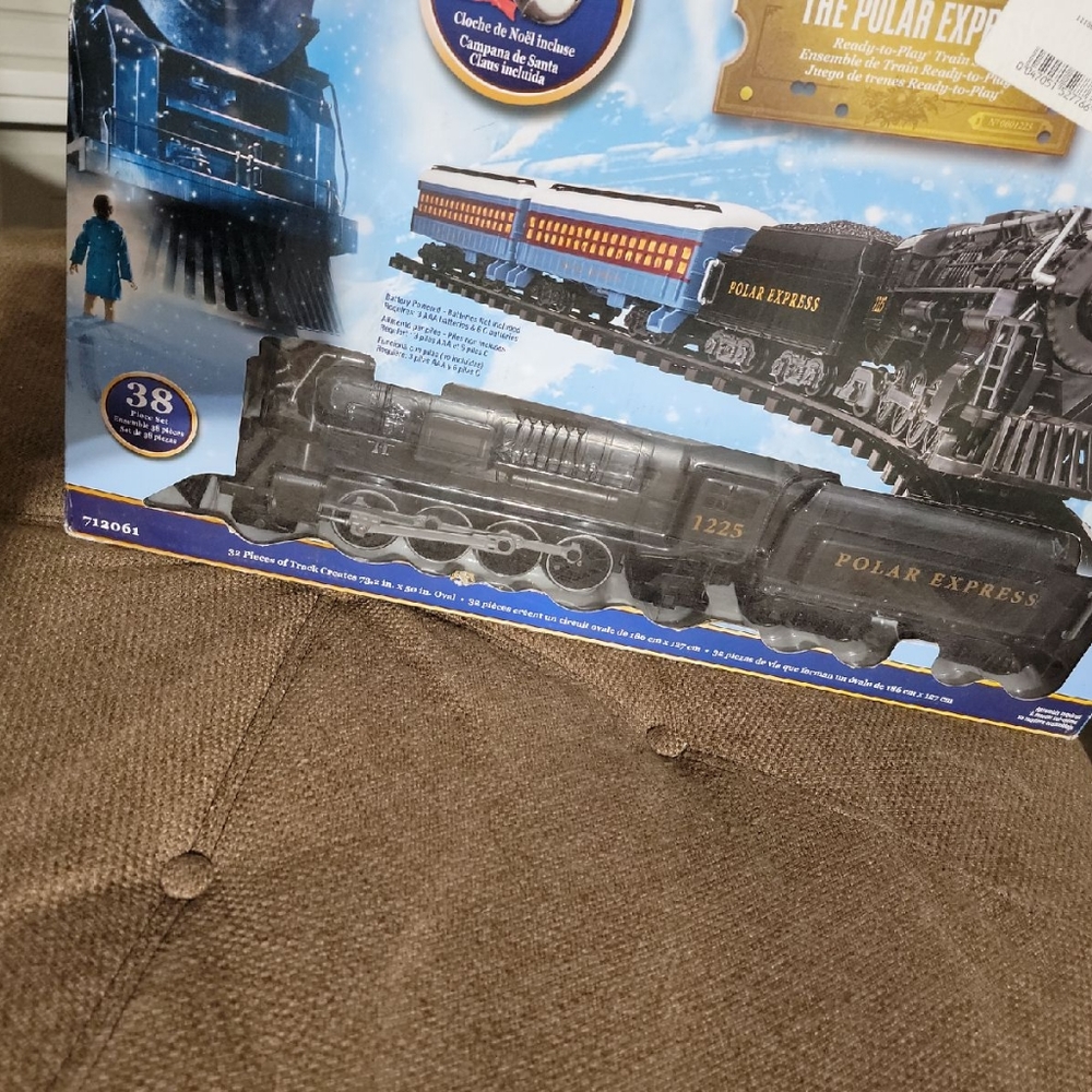 Lionel Train Set - Picture 2 of 3
